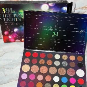Morphe Red and Pink Eyeshadow Palette Vibrant Colors